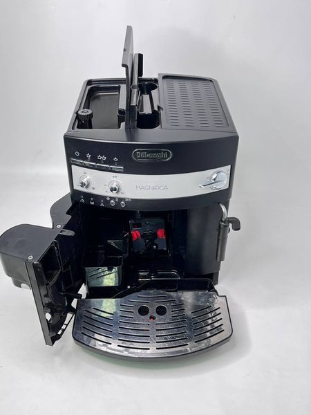 Кавоварка DeLonghi Magnifica ESAM3000 B 1450w sn 54823 000039896 фото
