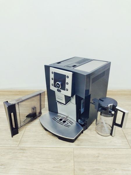 Кавомашина DeLonghi Perfecta Cappuccino ESAM5500 T 1350w sn 10619 000021838 фото