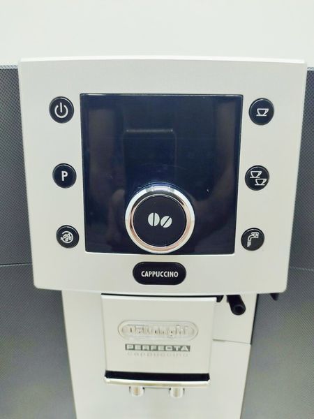 Кавомашина DeLonghi Perfecta Cappuccino ESAM5500 T 1350w sn 10619 000021838 фото