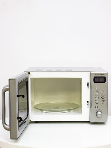 Мікрохвильова піч Micromaxx MM41568 1200w гриль 1000w sn D09100589 000023487 фото