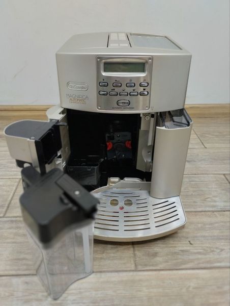Кавоварка Delonghi Magnifica Automatic Cappuccino 000046413 фото