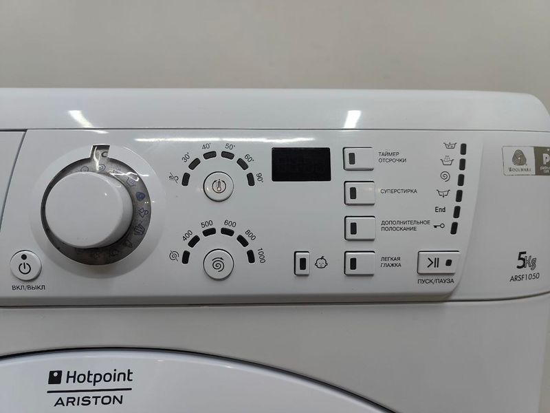 Стиральная машина Hotpoint ARSF1050 CIS 1850W 5кг sn 805267419 000052089 фото