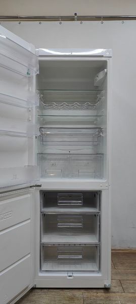 Холодильник Electrolux EN3401A0W 110W 223+88л sn 31040204 n628 000052988 фото
