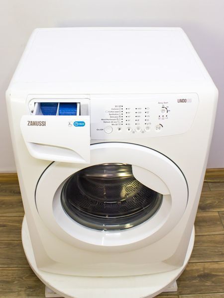 Стиральная машина Zanussi ZWF71660W 000021393 фото