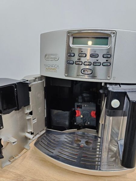 Кофемашина DeLonghi ESAM3500 S 1350W sn 91617 000049617 фото