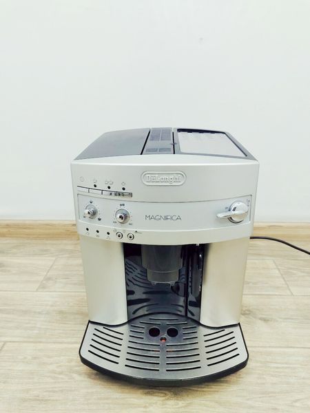 Кофемашина DeLonghi Magnifica ESAM3200 S 000039481 фото