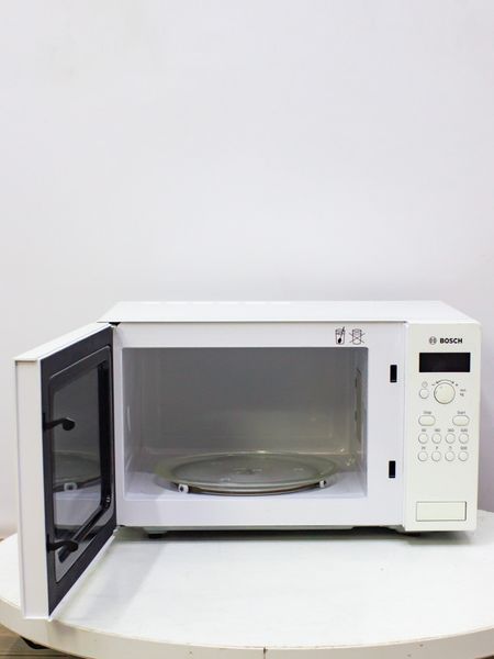 Микроволновая печь Bosch HMT84M421 35 000024720 фото