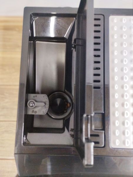 Кавомашина Delonghi Perfecta Cappuccino ESAM5500 S 1350W sn 30821 000047529 фото