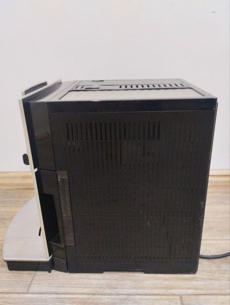 Кавомашина Delonghi Perfecta Cappuccino ESAM5500 S 1350W sn 30821 000047529 фото
