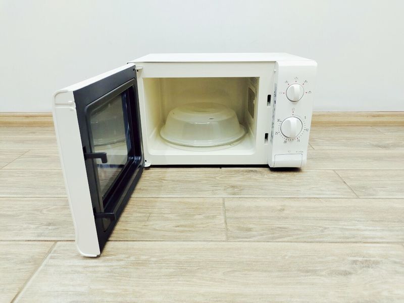 Мікрохвильова піч Sharp R 210A 1300w sn 9804156847 000036447 фото