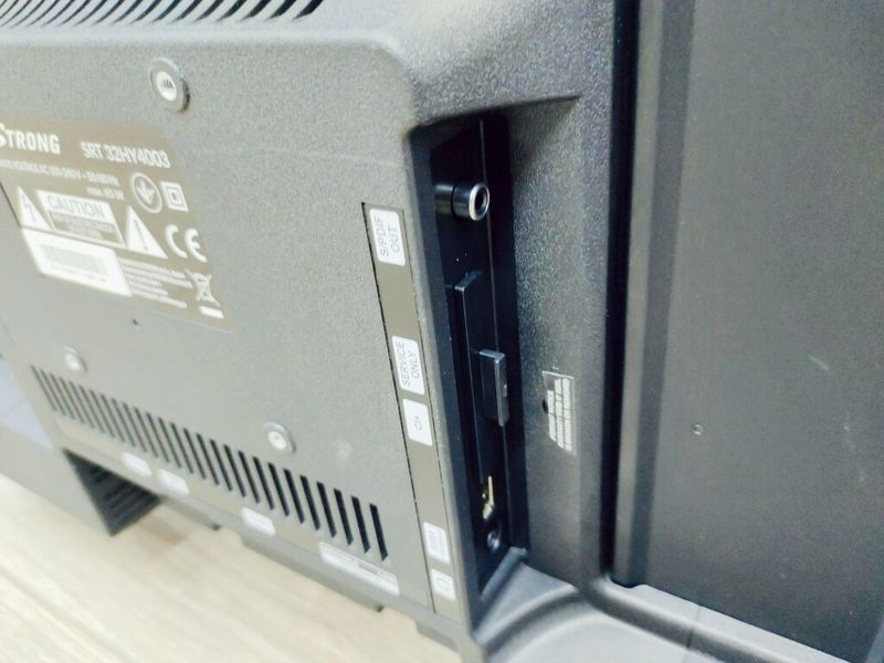 ТБ 32 Strong SRT32HY4003 LED HD 65w sn 014521111601146 000041875 фото