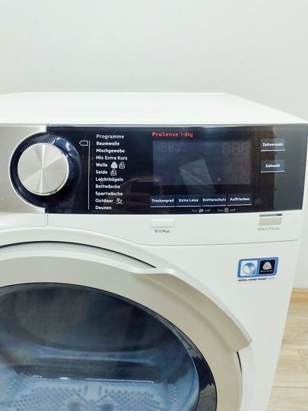 Сушильна машина AEG 8000 Series T8DE86685 700w 8 кг sn 63662327 000041773 фото