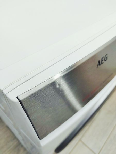 Сушильна машина AEG 8000 Series T8DE86685 700w 8 кг sn 63662327 000041773 фото