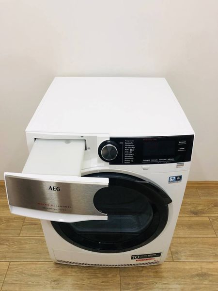 Сушильна машина AEG 8000 Series T8DS86689 700w 8 кг sn 74379728 000043622 фото
