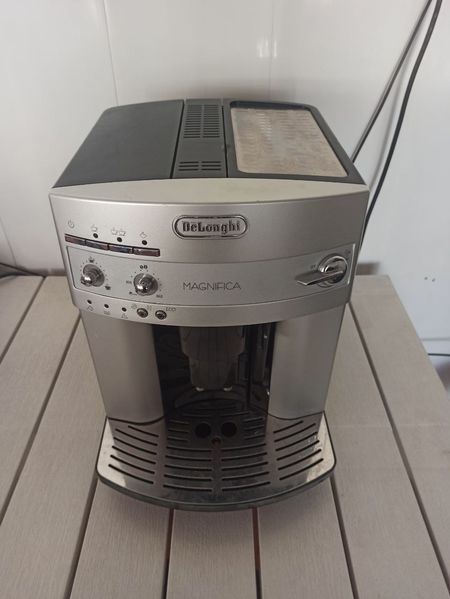 Кавомашина DeLonghi ESAM3200 S 1450w sn 45022 212126DP14120910843 000035701 фото