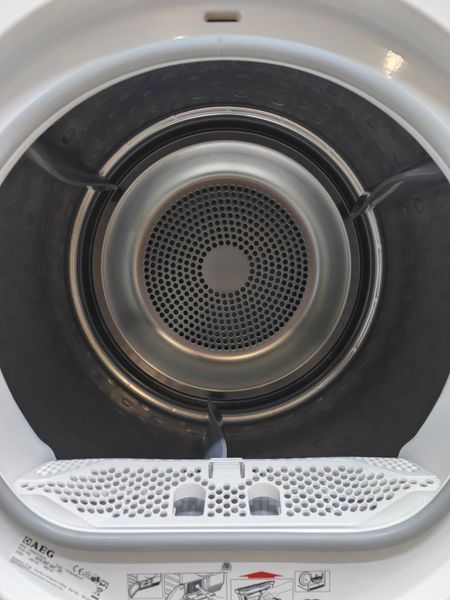 Сушильная машина AEG T65377AH3 950W 7кг sn 65161787 000050438 фото