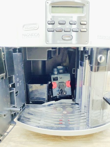 Кавоварка DeLonghi Magnifica Elegance ESAM3600 S 1350w sn 64324 000039898 фото