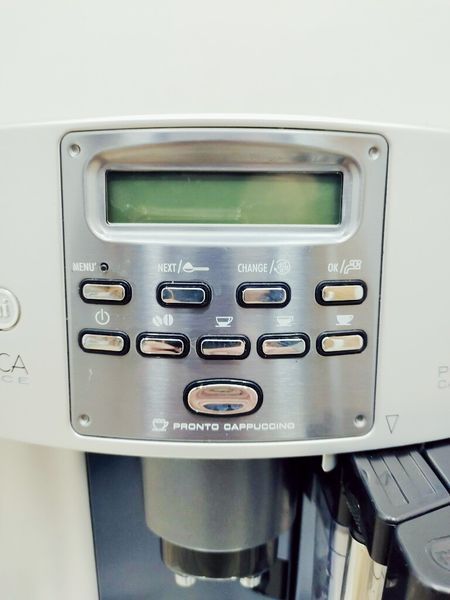 Кавоварка DeLonghi Magnifica Elegance ESAM3600 S 1350w sn 64324 000039898 фото