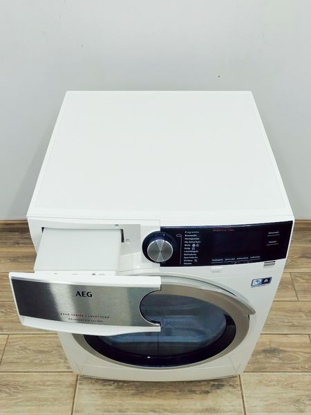 Сушильна машина AEG 8000 Series T8DE86685 700w 8 кг sn 63662327 000041773 фото