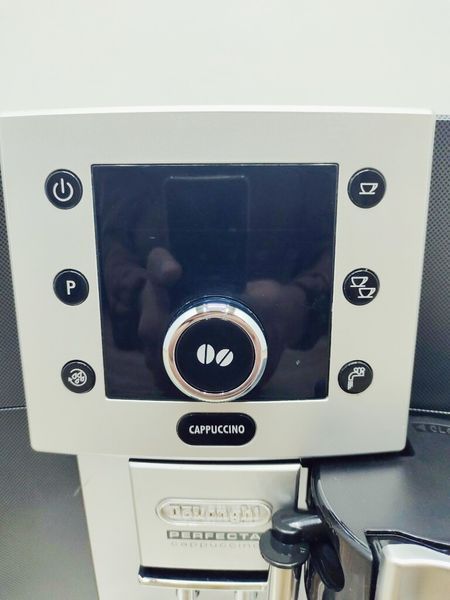 Кавомашина DeLonghi Perfecta Cappuccino ESAM5500 T 1350w sn 14319 000021836 фото