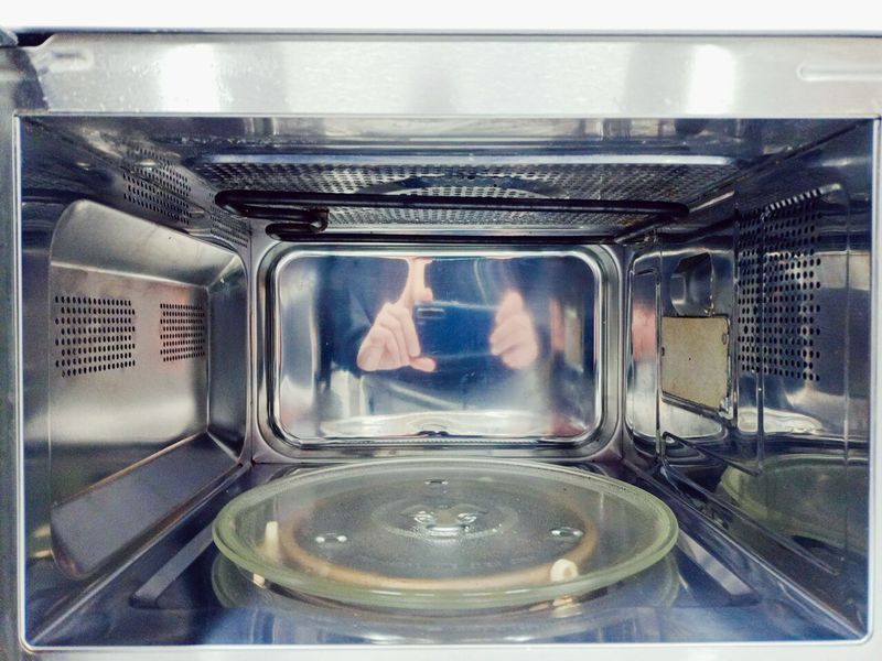 Мікрохвильова піч Alaska MWD2925GC 1400w гриль 1350w sn S029W0457G 000042849 фото