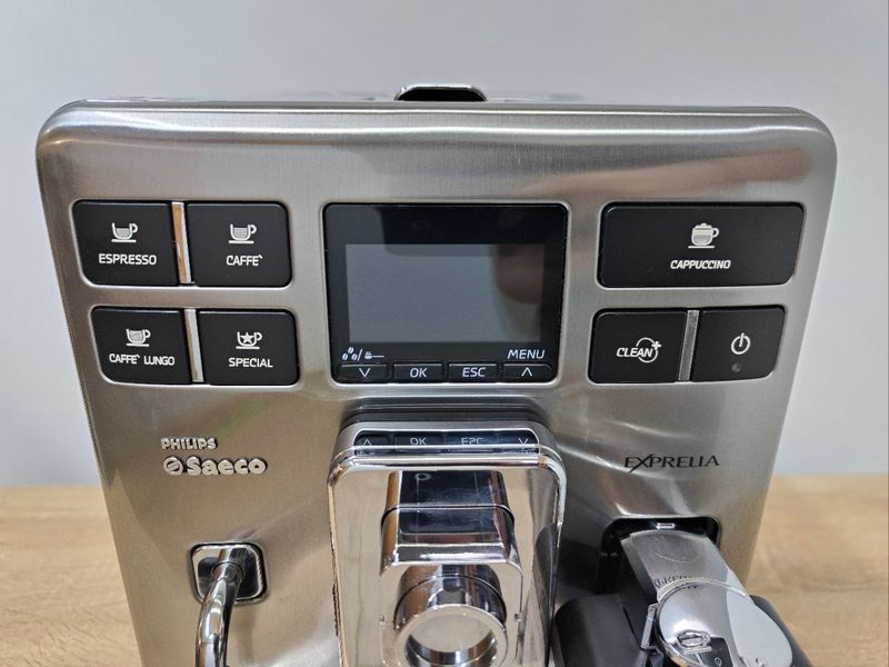 Кофемашина Saeco HD5866 1400W sn TU901340172113 000049618 фото