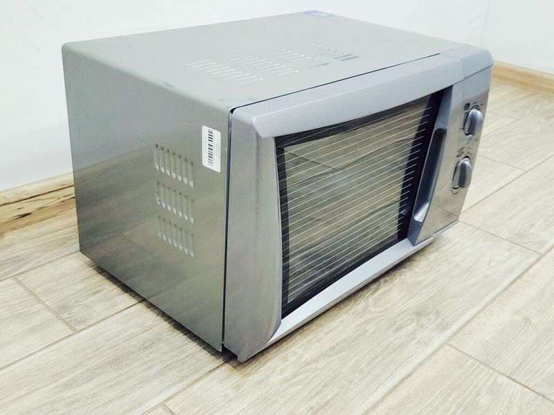 Мікрохвильова піч Continent MW800G 1300w гриль 1000w 01447713 000041849 фото