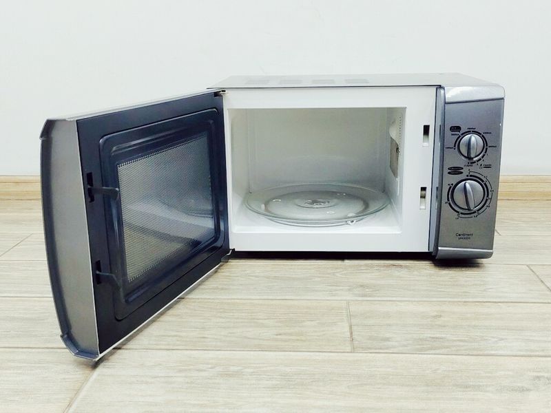 Мікрохвильова піч Continent MW800G 1300w гриль 1000w 01447713 000041849 фото