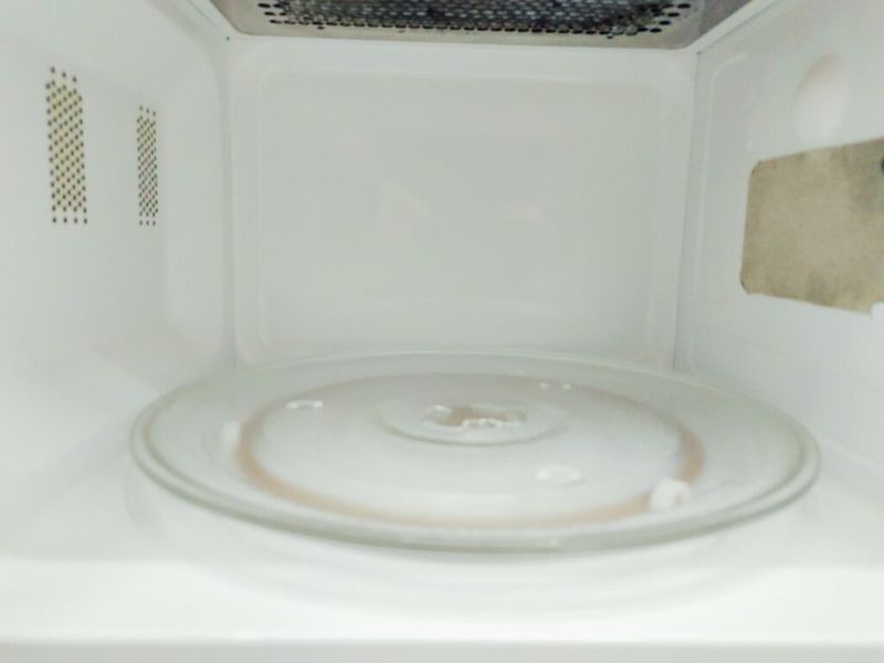 Мікрохвильова піч Continent MW800G 1300w гриль 1000w 01447713 000041849 фото