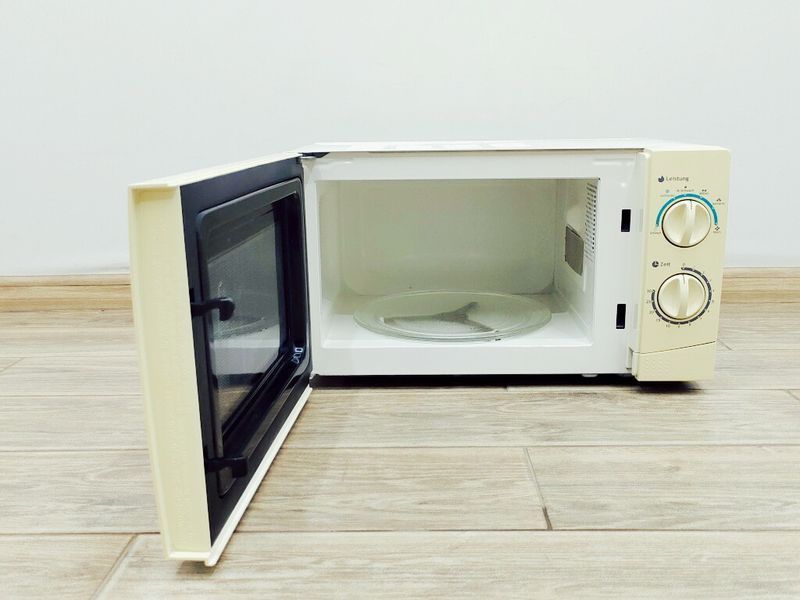 Мікрохвильова піч Exquisit MW 1780W 1200w sn S210W00216 000040624 фото
