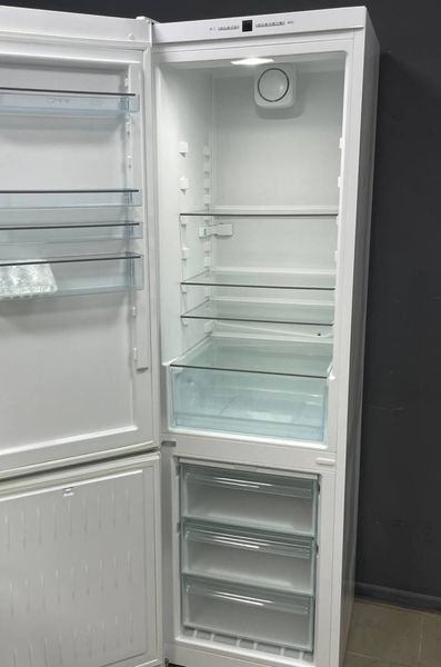 Холодильник двухкамерный Premium KFN 29132 D ws 000036536 фото