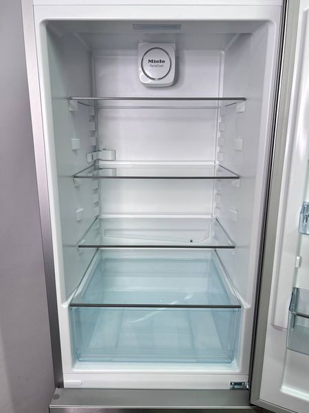 Холодильник двухкамерный Miele KFN 28132 D 000039514 фото