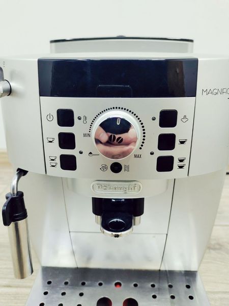 Кофемашина DeLonghi Magnifica S ECAM 22 110 SB 1450w 000038409 фото