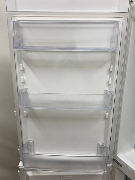 Холодильник двокамерний Electrolux ENT3E31W5 194+109л 216W sn 04330101 n 422 000048807 фото