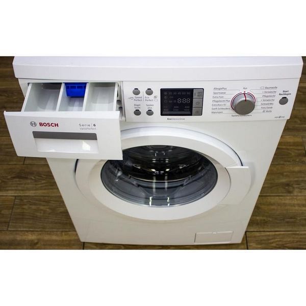 Стиральная машина Bosch Serie 6 WAQ28442 09 000009009 фото