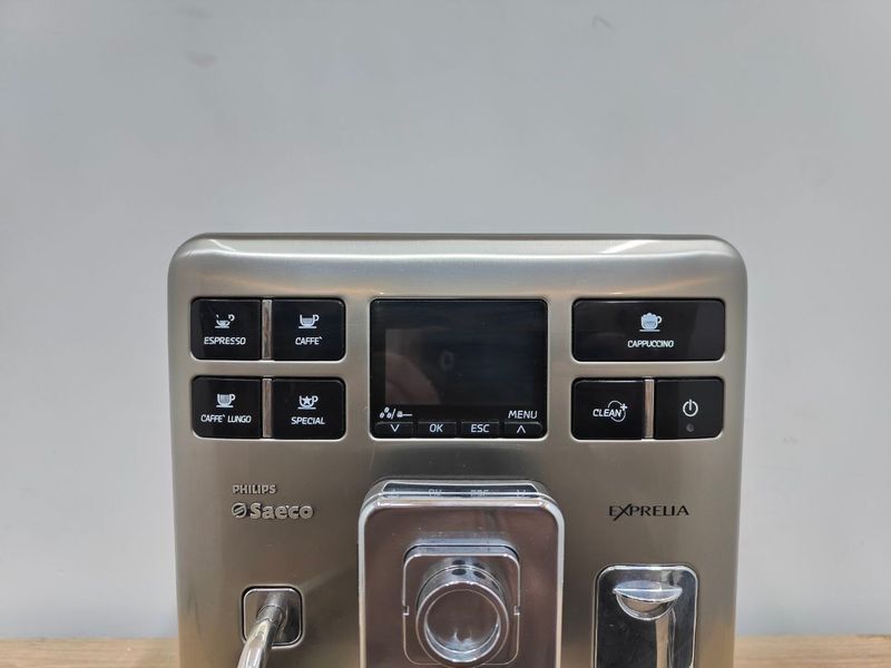 Кавомашина Saeco Exprelia HD8854 ( без стакану) 1400W sn TU301105013446 000052382 фото