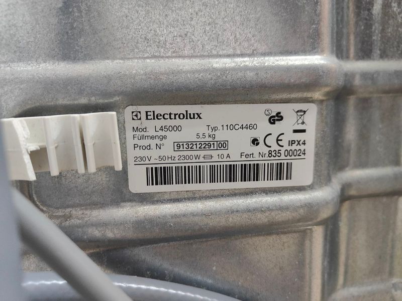 Стиральная машина вертикальная AEG L45000 2300W 5.5кг sn 83500024 000051688 фото