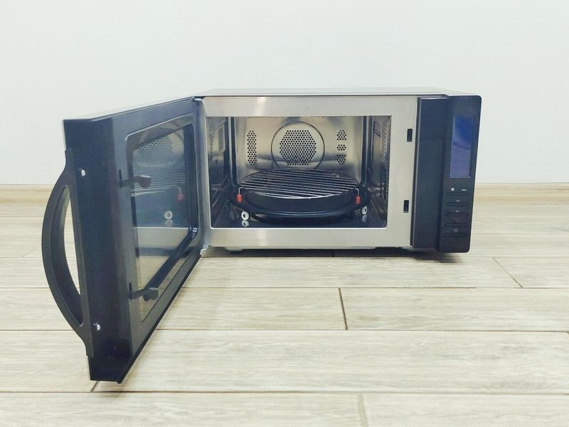 Мікрохвильова піч Ambiano MD 17500 1500w гриль 1100w sn 0394219 000043501 фото