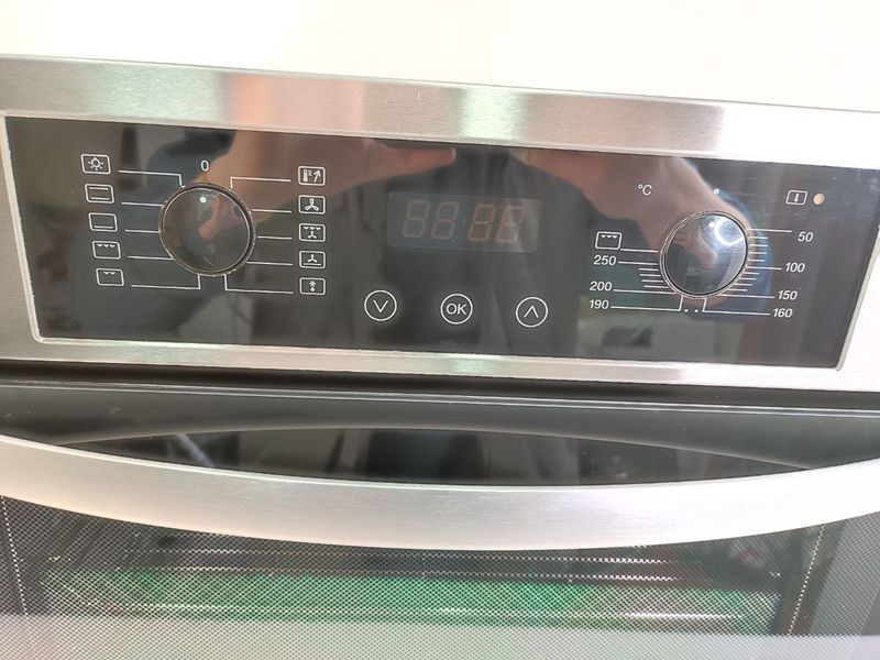 Электродуховка Premium H4710B 000043580 фото