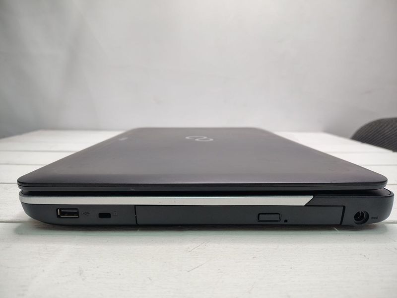 Ноутбук FUJITSU LIFEBOOK A512 15.6 HD бат до 3 часов 000052545 фото