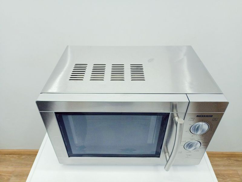 Мікрохвильова піч Severin MW 9712 1200w гриль 1000w sn S025W06091166 000042850 фото