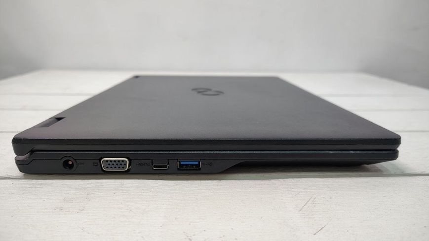 Ноутбук Fujitsu LifeBook E449 14 FHD бат до 1:30 години 000053290 фото