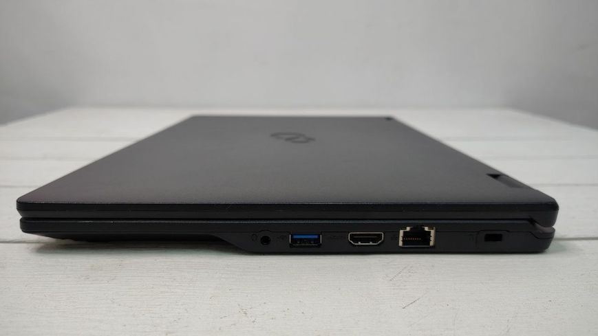 Ноутбук Fujitsu LifeBook E449 14 FHD бат до 1:30 години 000053290 фото
