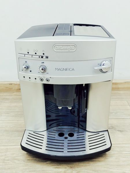 Кофемашина DeLonghi Magnifica ESAM3200 S 000021197 фото