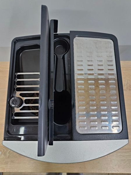 Кофемашина DeLonghi ESAM3200S 1450W sn 63224 000049620 фото