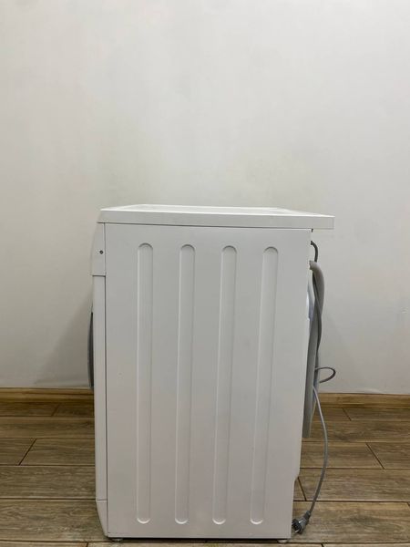 Стиральная машина Siemens WM14E3F 2300W 7кг sn 8907600084 000048716 фото