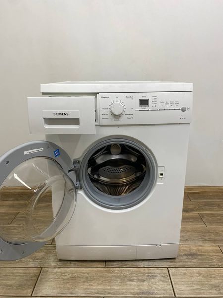 Стиральная машина Siemens WM14E3F 2300W 7кг sn 8907600084 000048716 фото