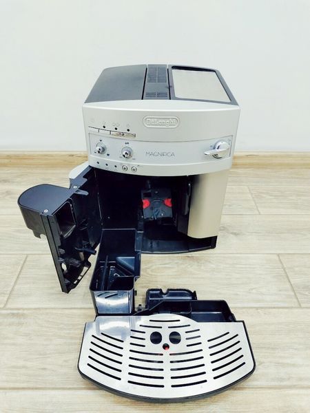 Кофемашина DeLonghi Magnifica ESAM3200 S 000021197 фото