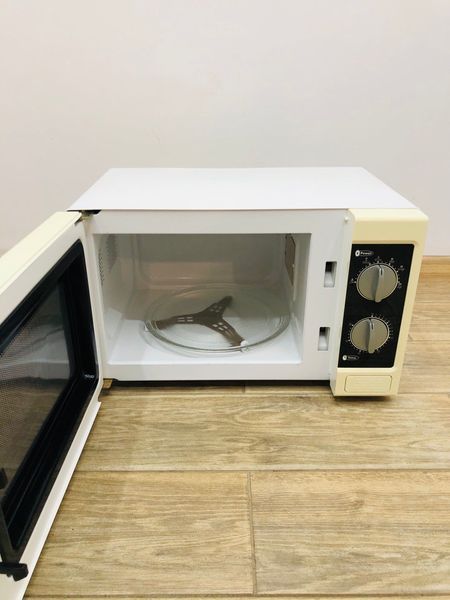 Мікрохвильова піч Clatronic MW 749 1200w sn S025W04584 000042855 фото