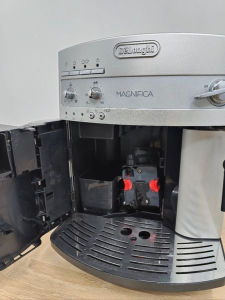Кофемашина DeLonghi ESAM3200S 1450W sn 63224 000049620 фото